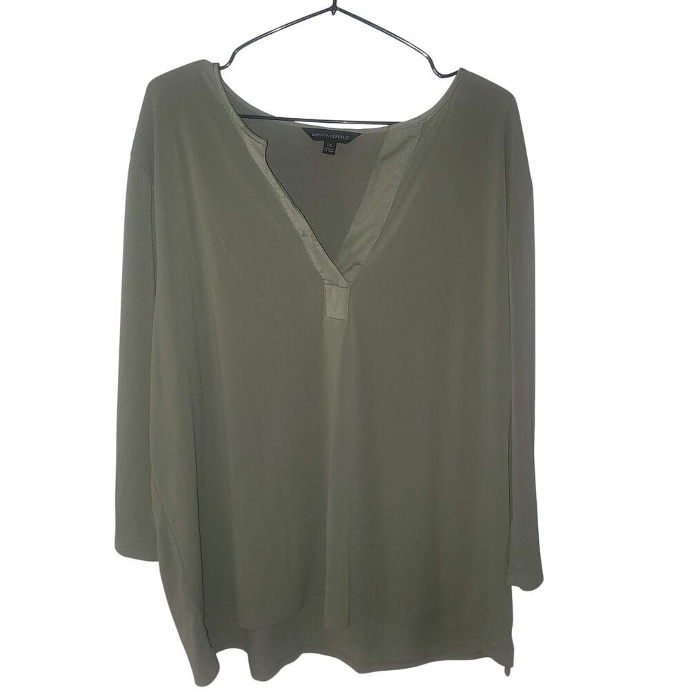 Banana Republic XXL Sage Green Satin Trim V-Neck Blouse 3/4 Sleeve Top